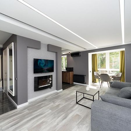 Luxrent Apartments On Lesi Ukrainki - Kiev Exteriér fotografie