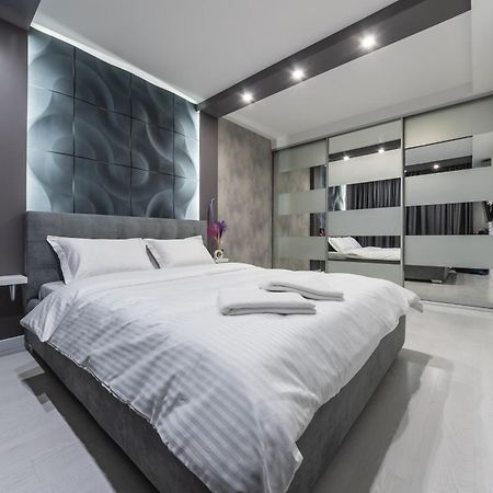 Luxrent Apartments On Lesi Ukrainki - Kiev Exteriér fotografie