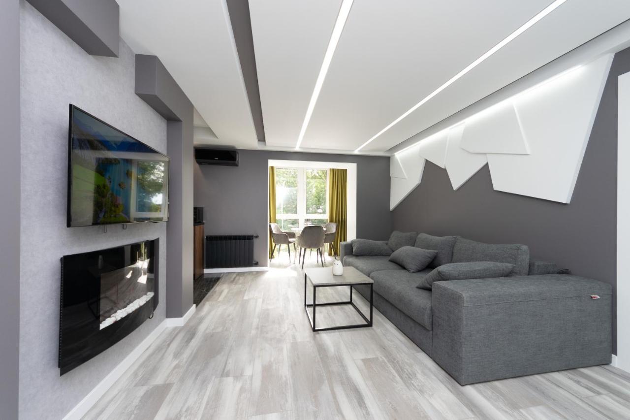 Luxrent Apartments On Lesi Ukrainki - Kiev Exteriér fotografie