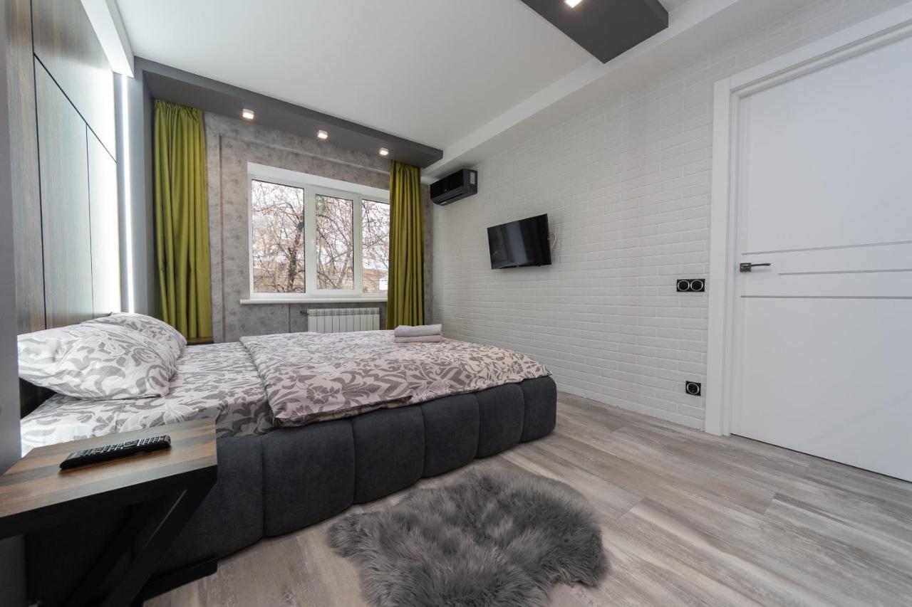 Luxrent Apartments On Lesi Ukrainki - Kiev Exteriér fotografie