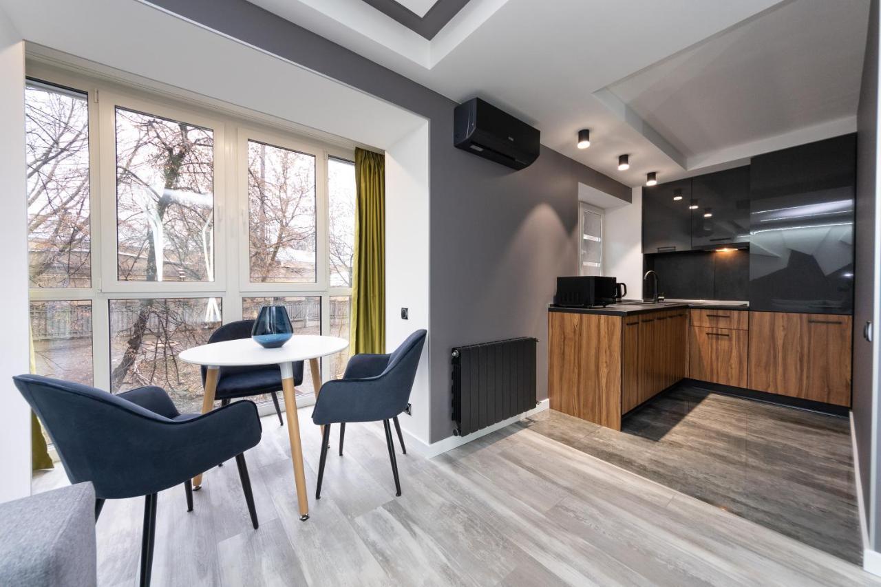 Luxrent Apartments On Lesi Ukrainki - Kiev Exteriér fotografie